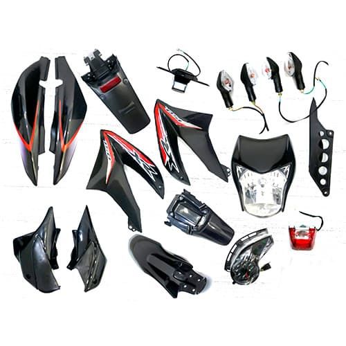 KIT PLASTICO (18 PZAS) XR150 NEGRO